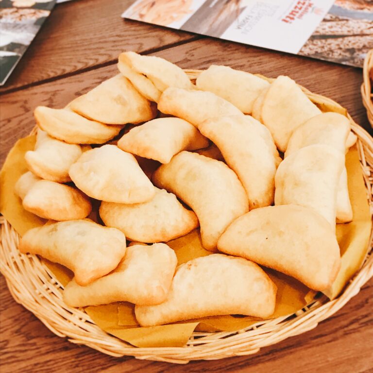 Calzoni scaled by Adolfo Sellitto